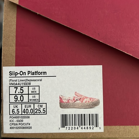 🔥 Vans Tropical Floral Platform Espadrille
Slip Ons NWT - Picture 9 of 9